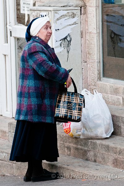 20100409_111653 D300.jpg - Lady, Mea Shearim